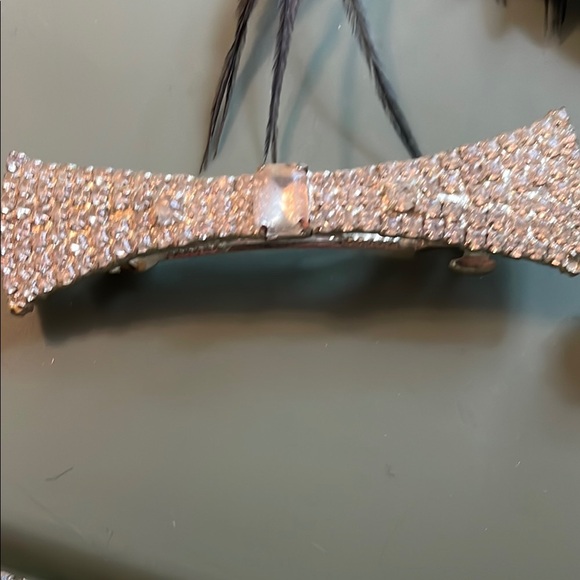 Elegant Feather and Rhinestone Accessory Set - Picture 6 of 8